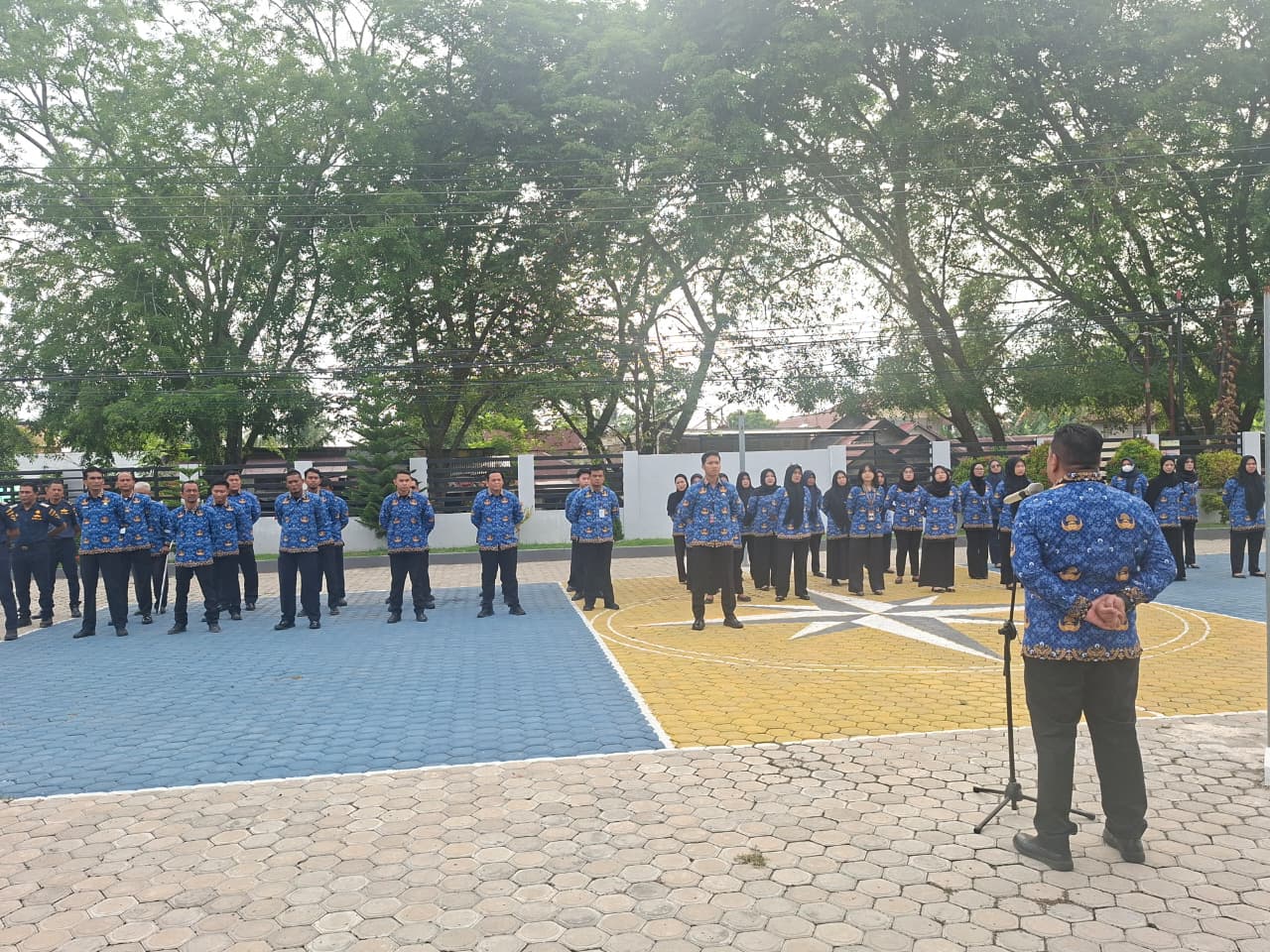 Pelaksanaan Apel Pagi Pegawai